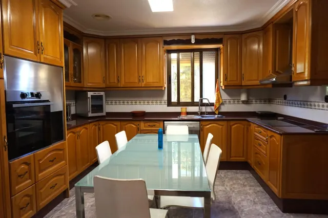 OPORTUNIDAD CHALET URBANO CON PISCINA EN LA GALIA — 13