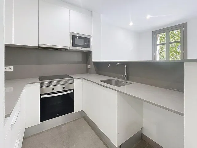 Luminoso piso en venta en Paral·lel — 7