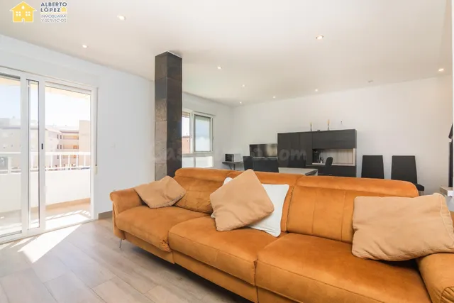 Maravilloso ático con terraza de 48 m2 en urbanización con piscina reformado con vistas al mar en Santa Pola — 16