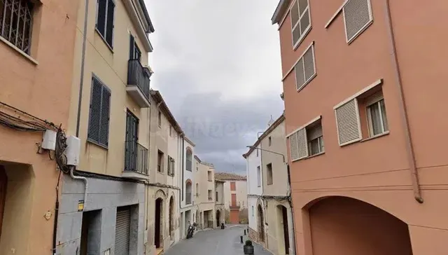 Venta de CHALET OKUPADO en Pasaje Gorgonçana Nº 3 Esparregue
