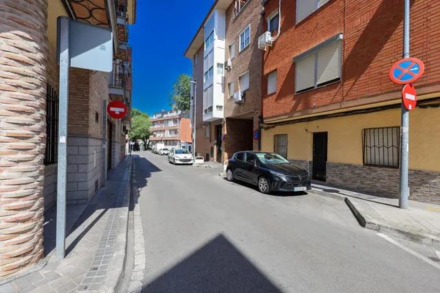 Casa / Chalet adosado en venta en Calle la Coruña, Leganés — 40
