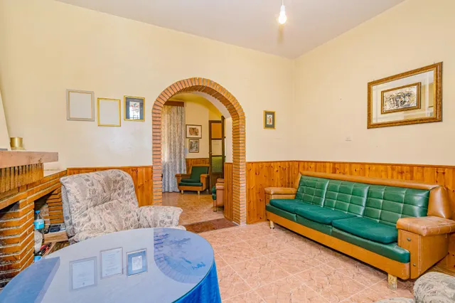 Gran casa de pueblo con terreno, en Ambroz (1260 m2 de parcela) — 9