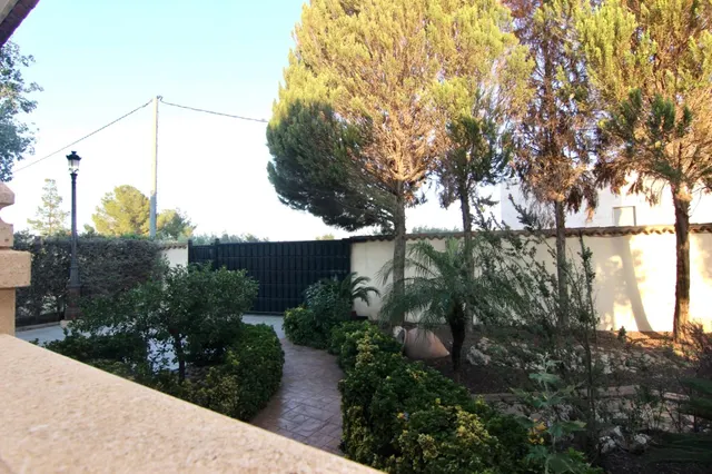 Alquiler larga estancia chalet con piscina — 13