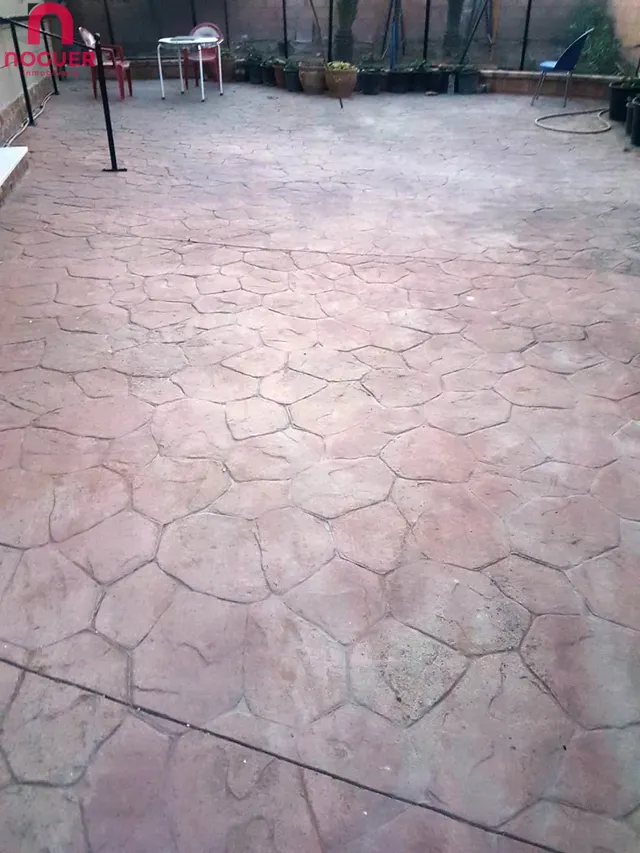 CASA DE DOS PLANTAS CON PISCINA Y CON AGUA POTABLE — 12