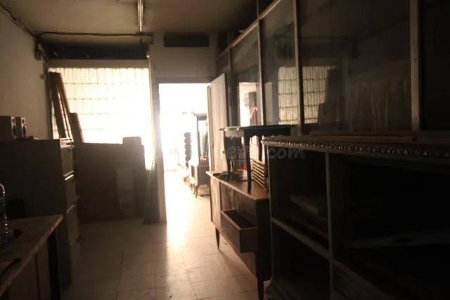Local comercial - Barcelona (Sant Martí / El Camp de l'Arpa) - foto 2