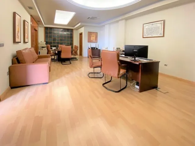 Exclusivo local de oficinas listo para entrar en Albolote - foto 2