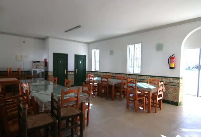 ¡OPORTUNIDAD EN COÍN! LOCAL COMERCIAL CON GRANDES POSIBILIDADES — 8
