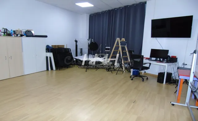 Local comercial 1 habitación 42m² en alquiler - La Creu del  - foto 4