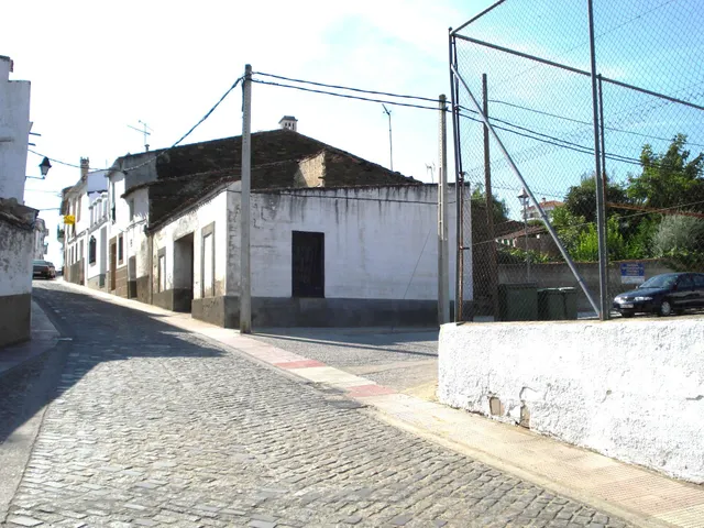 Se vende piso para reformar con Tejado Reformado — 28