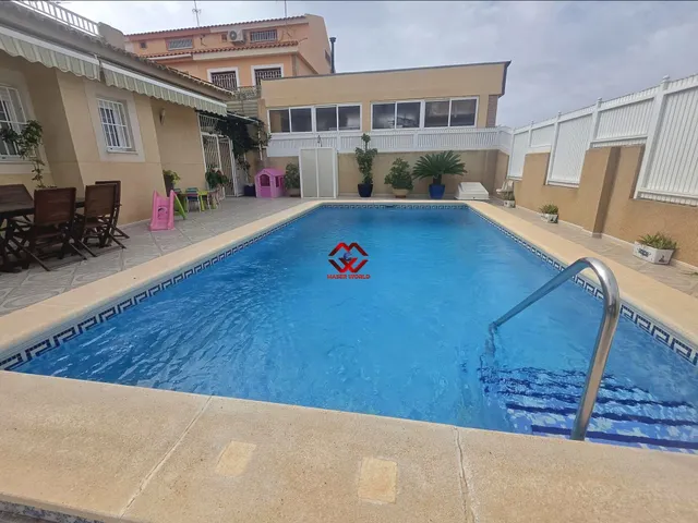 Villa en esquina con piscina privada, garaje a 800 m de la playa en Santiago de la Ribera — 8