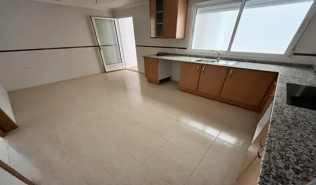 ALTO STANDING - Se vende precioso y GRAN PISO 2º ESQUINA 213 metros — 14