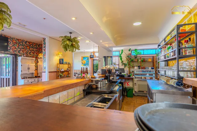 “Restaurante con licencia en 1.993 m2 de parcela y potencial para 3 viviendas en Hita” — 22