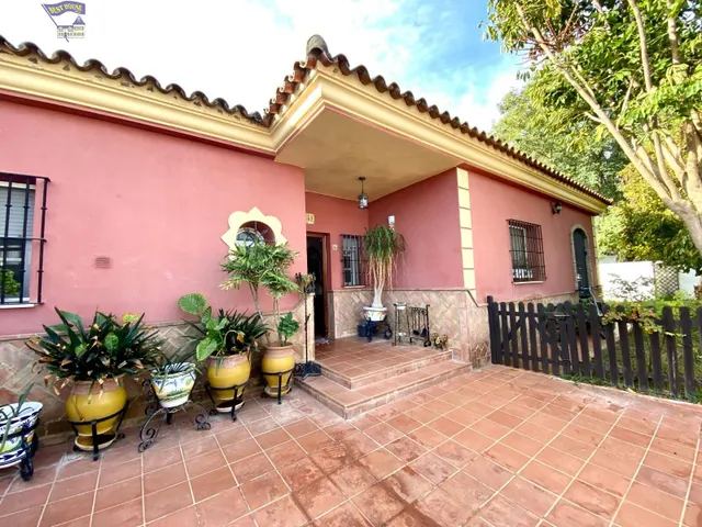 SE VENDE CHALET EN ZONA DEL SANTISCAL — 2