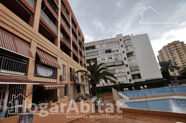 REFORMADO CON PISCINA JUNTO A LA PLAYA — 28