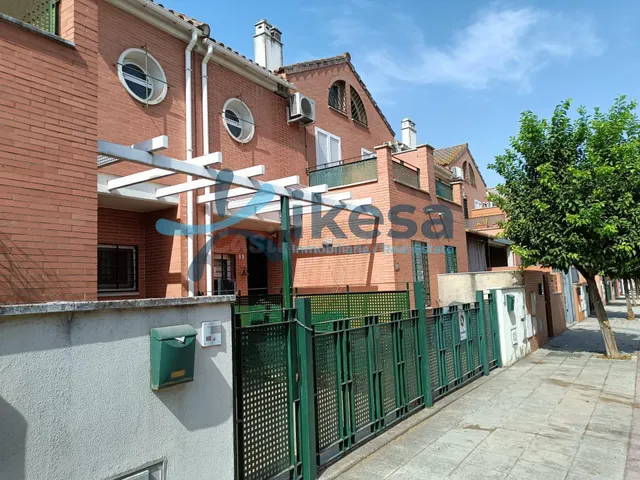 Venta de Casa Adosada en Coria del Rio - Sevilla - foto 3