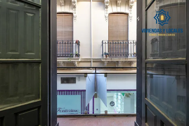 ATENCIÓN INVERSORES. Edificio comercial en pleno centro de Granada, entre Puentezuelas y Alhóndiga — 16
