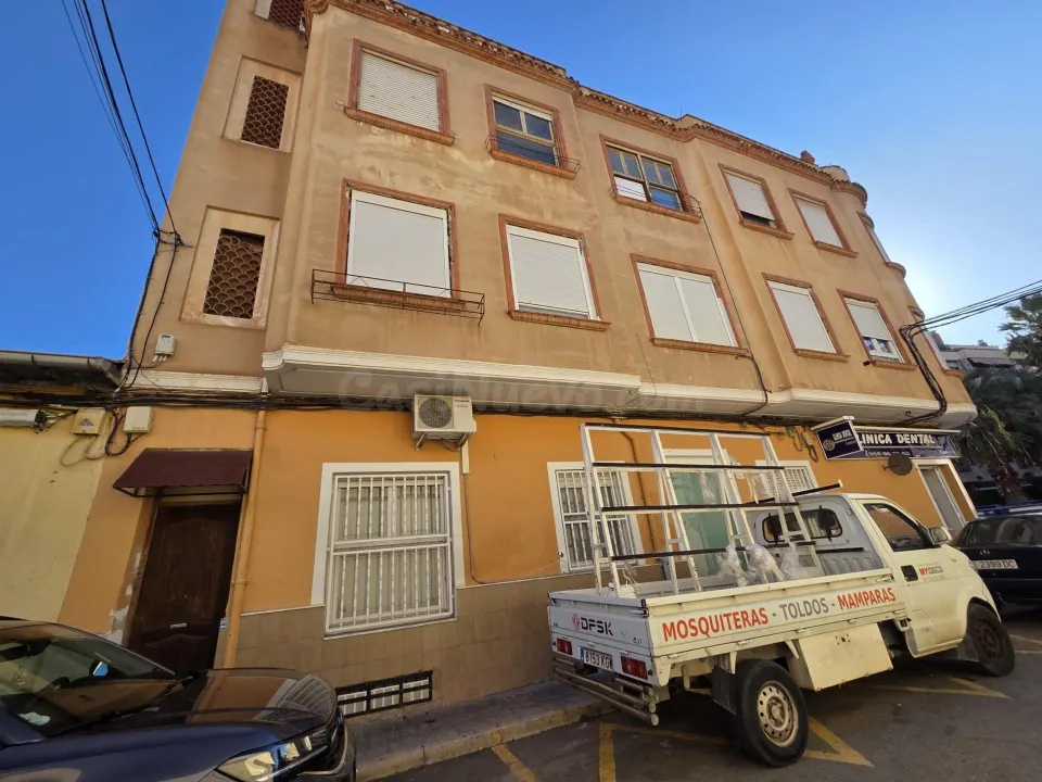 Vivienda para reformar con muchas posibilidades en Petrer