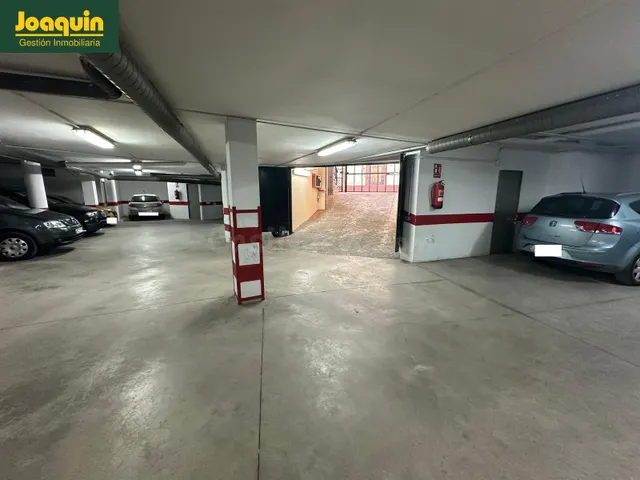 EN VENTA COCHERA PARA COCHE PEQUEÑO + TRASTERO A UN PASO DEL - foto 2