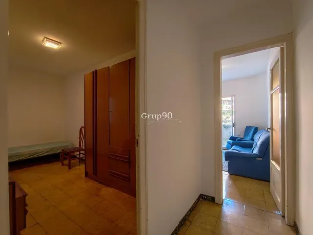 Piso económico con balcón en Plaza del Treball (Lleida) — 23