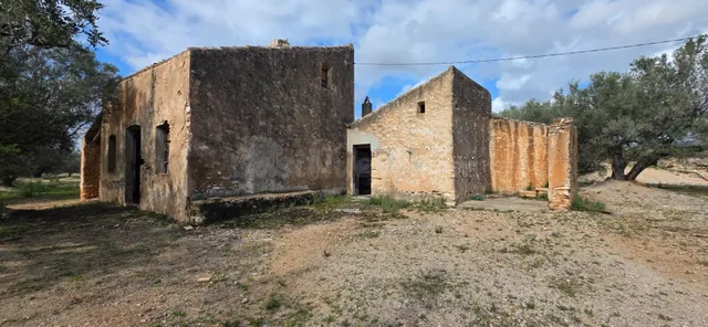 Proyecto rural con masía y licencias en entorno natural priv
