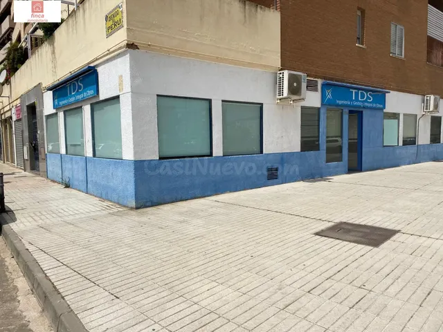 VENTA EN BADAJOZ, ZONA VALDEPASILLAS, LOCAL COMERCIAL PLANTA