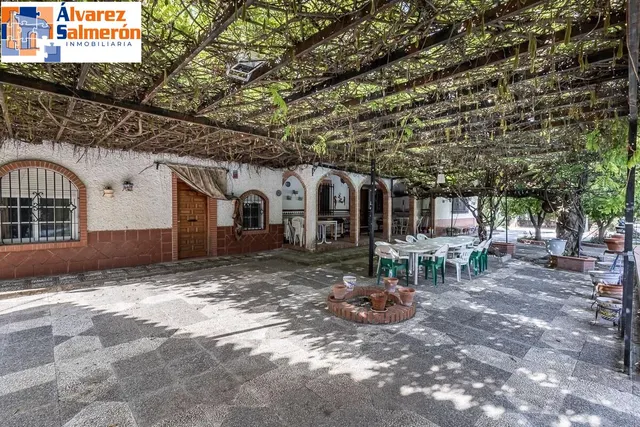 Espectacular Chalet en Ogijares - Ideal para Familias — 11