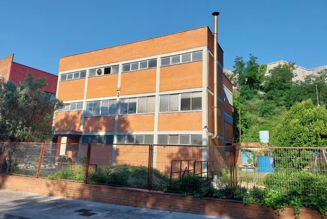Amplia nave de mas de 1000m2 en venta en Granollers - Polígo - foto 4