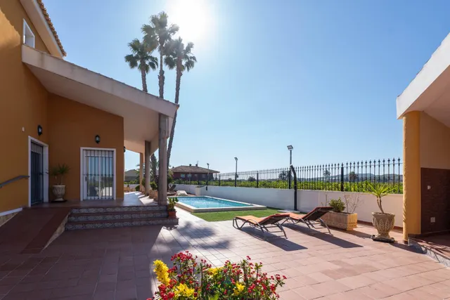 Magnífico Chalet en Orihuela – Listo para Entrar a Vivir — 29