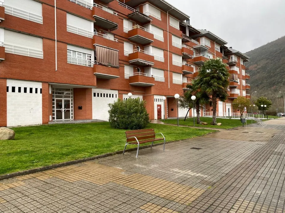 LOCAL COMERCIAL EN ZONA DE LA ASUNCION