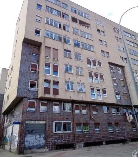 Amplio piso en Vitoria, ideal para tu familia ✨No Visitable  - foto 2