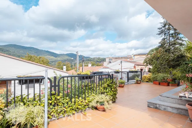Casa con terraza, jardín y amplios espacios — 49