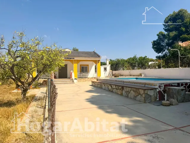 CHALET CON PISCINA, GARAJE Y TERRAZA — 9