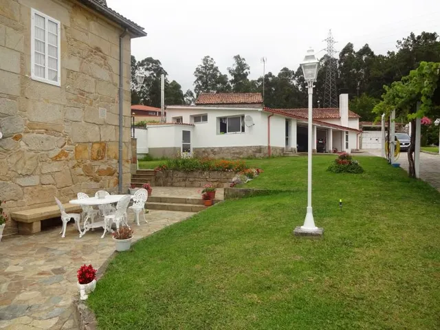 SE VENDE CASA SEÑORIAL PAREADA DE PIEDRA REFORMADA Y EN PERFECTO ESTADO EN PADRON — 6