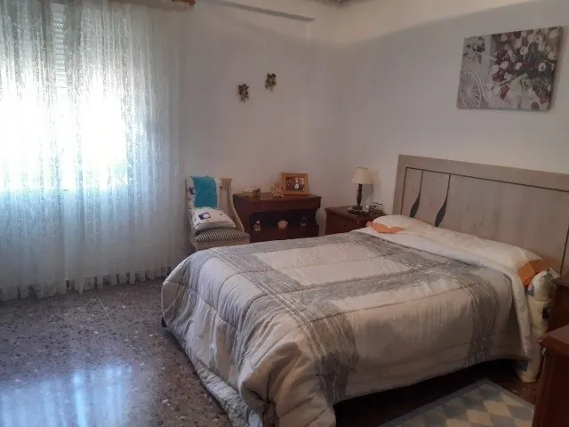 Casa vallada en la ciudad — 42