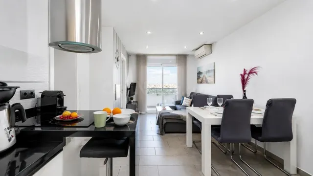 Apartamento reformado con parking en centro Torrevieja