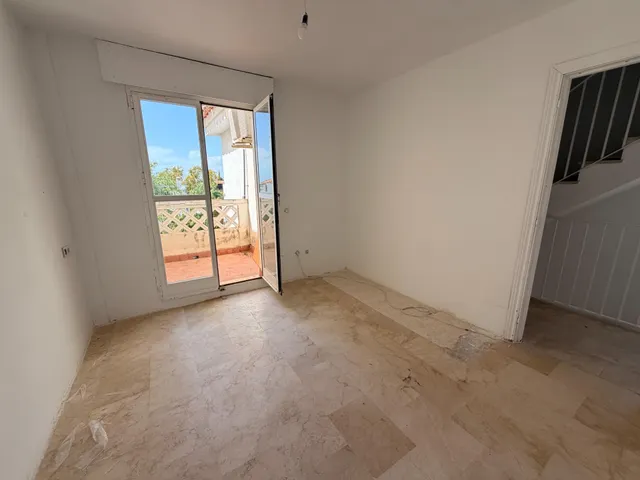 PAREADO EN LA SIERREZUELA , MIJAS - OPORTUNIDAD DE REFORMA — 42