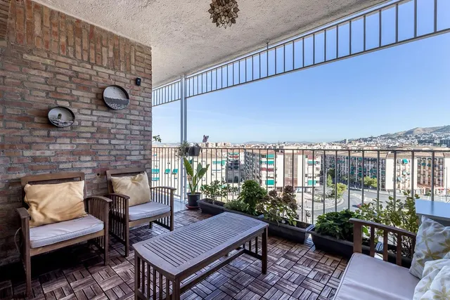 PISO REFORMADO CON VISTAS PANORÁMICAS A UN PASO DEL CENTRO DE GRANADA — 4