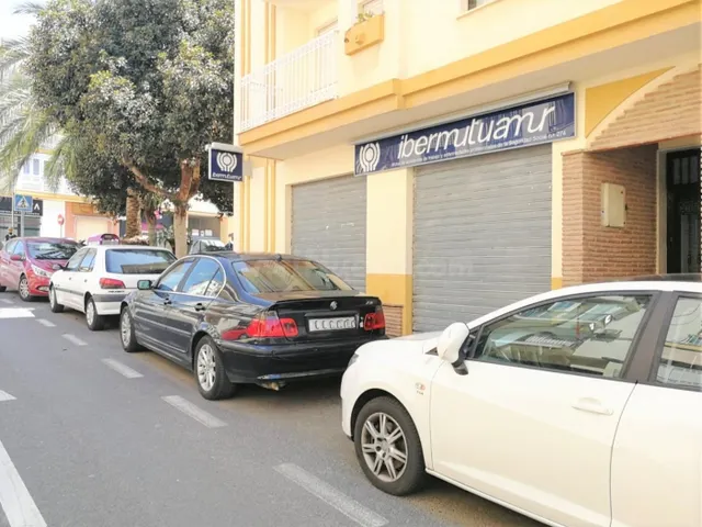 Local comercial en Motril - foto 2