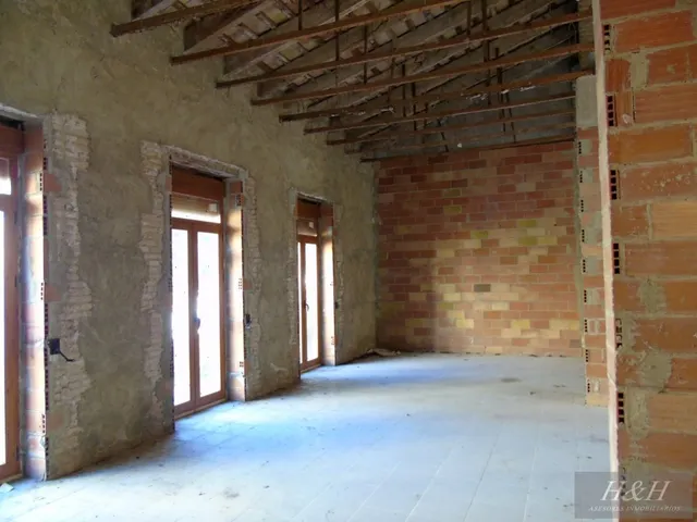 Se alquila escaleta para uso comercial en Jorge Juan. /HH Asesores, Inmobiliaria en Burjassot/. — 15