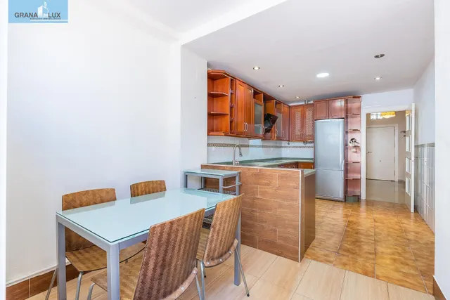 ADOSADA EN URBANIZACIÓN EN HUETOR VEGA — 13