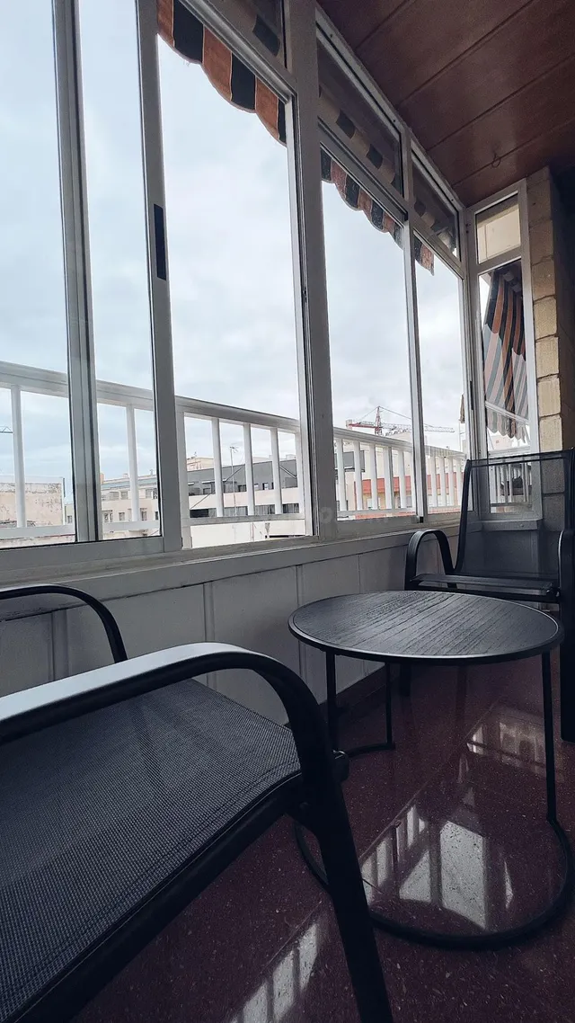 Apartamento con 2 dormitorios, 1 baño, 350 m. de la playa — 3