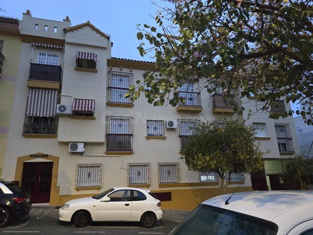 Piso con garaje muy próximo al centro - foto 2