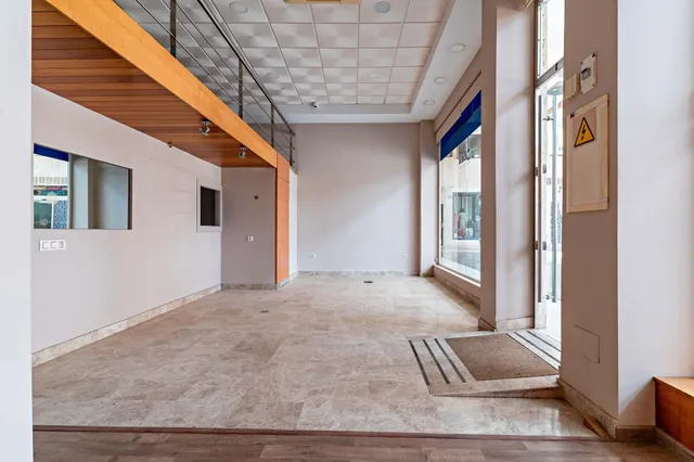 ¡OPORTUNIDAD DE LOCAL COMERCIAL Y OFICINA EN LA PLAZA MAYOR DE EL EJIDO! — 4