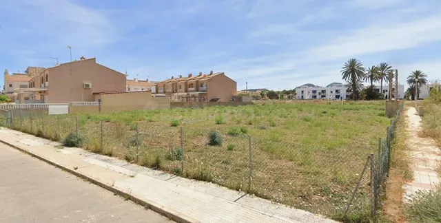 Terreno urbanizable de 1.618 m2 cerca de la playa en Islas M - foto 2