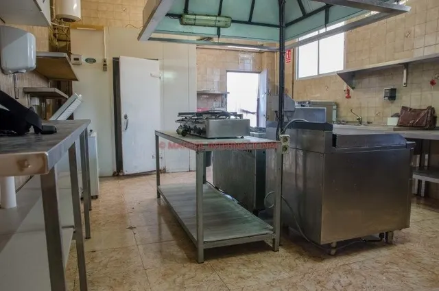LOCAL COMERCIAL RESTAURANTE EN ARNEVA — 9