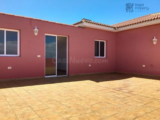VENTA ÁTICO CON GRAN TERRAZA CON PLAZA DE GARAJE, EN PUERTO  - foto 2