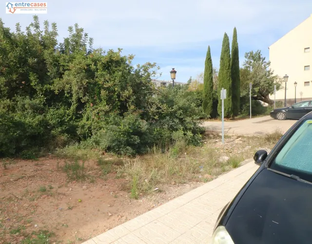 ¡Construye tu hogar en Petrés! Parcela urbana única, da a 2  - foto 3