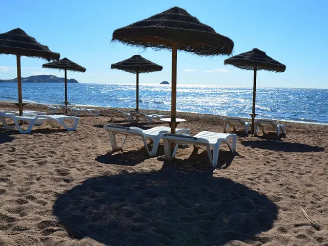 VILLA INCREÍBLE A ESCASOS METROS DE LA PLAYA — 10