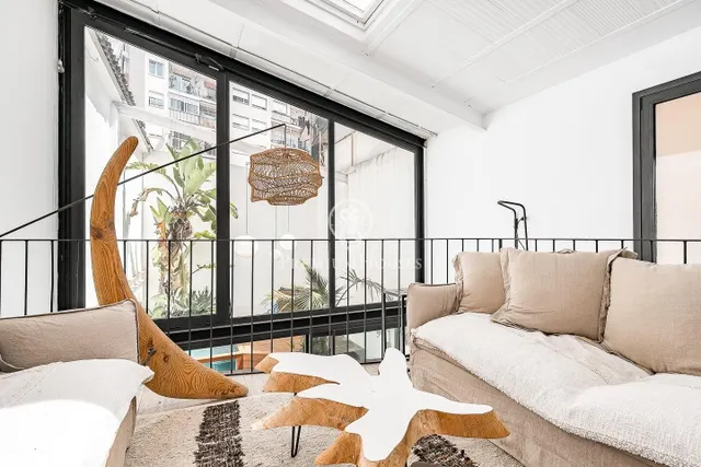 Exclusivo loft de diseño con piscina privada en Poble Sec — 27