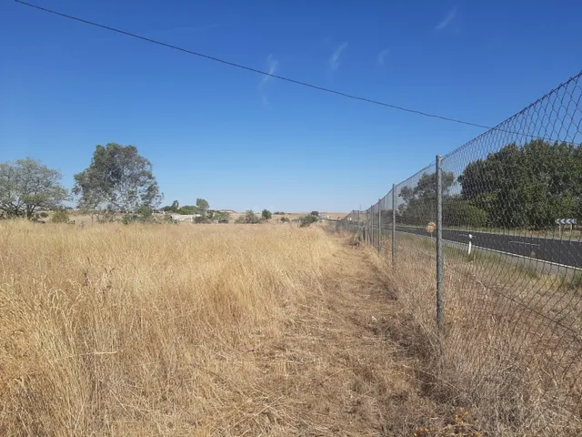Terreno a pie de carretera en el Cruce del Gallo Casar de Cá - foto 4